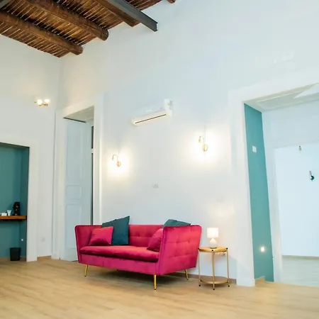 Palazzo Goyze, Familiare * Neapel